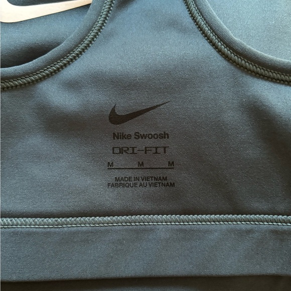 Nike Sports Bra | Women’s Sports Bra | Sports Bra Size Medium - Picture 3 of 6